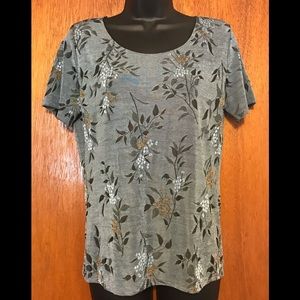 E.K. Designs Size Medium Short Sleeve Top